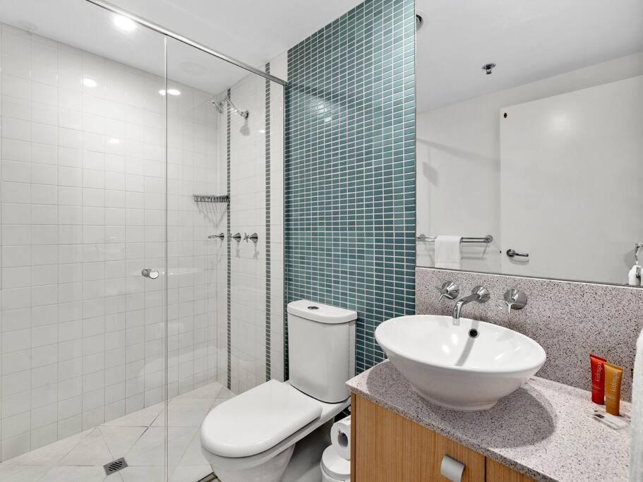 Sensational Ocean View 2 Bedroom Apartment Maroochydore Luaran gambar