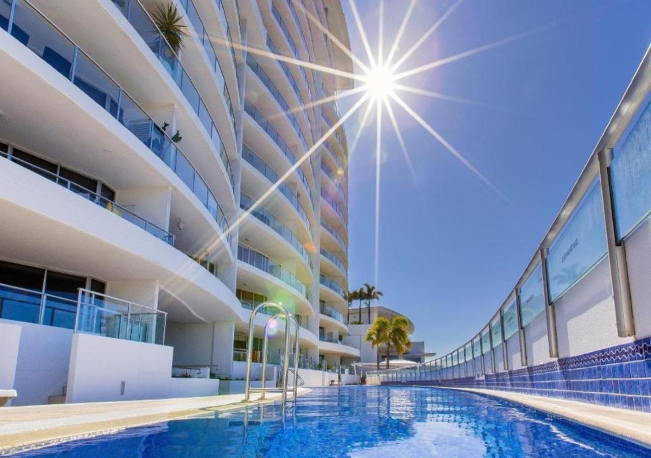 Sensational Ocean View 2 Bedroom Apartment Maroochydore Luaran gambar
